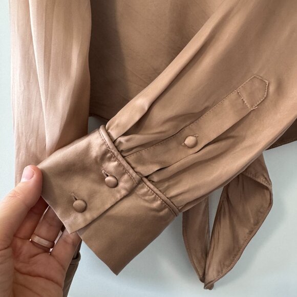 Aritzia Wilfred Peaufiner satin blouse in light copper - M - Picture 5 of 12